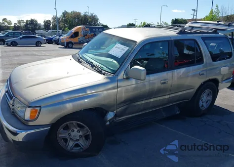 2001 Toyota 4Runner Sr5 V6 z USA, uszkodzony, nr VIN JT3GN86R110205692